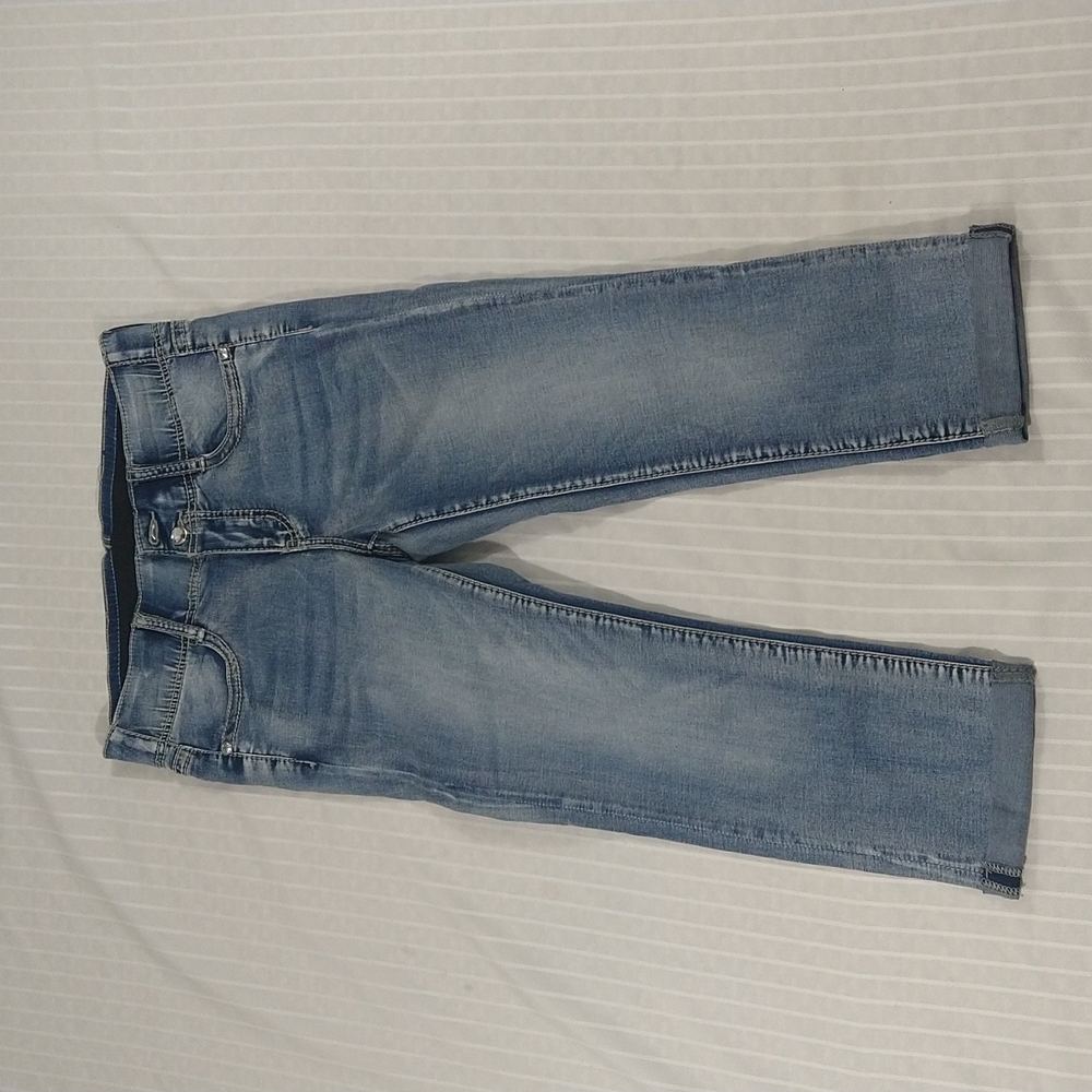 Apt9 Women Capri Blue Jean